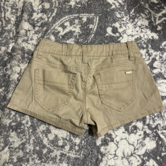 Zanadi shorts - Picture 3 of 3